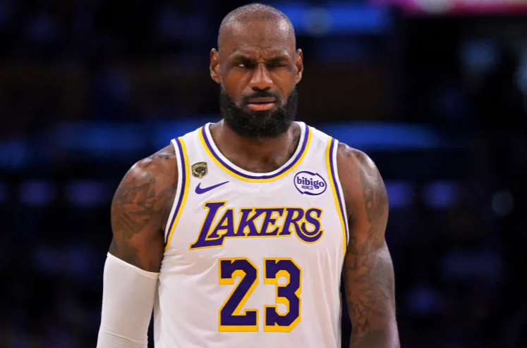 勒布朗·詹姆斯下一站将去哪里？NBA巨星“不急于”做出决定