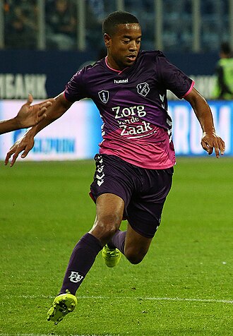 乌尔比·埃马纽埃尔松（Urby Emanuelson）照片